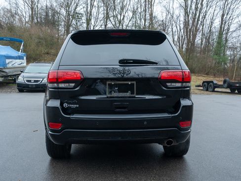 Used 2019 Jeep Grand Cherokee Altitude AWD/4WD image 3