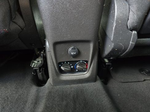 Used 2016 Ford Transit Connect XLT image 19