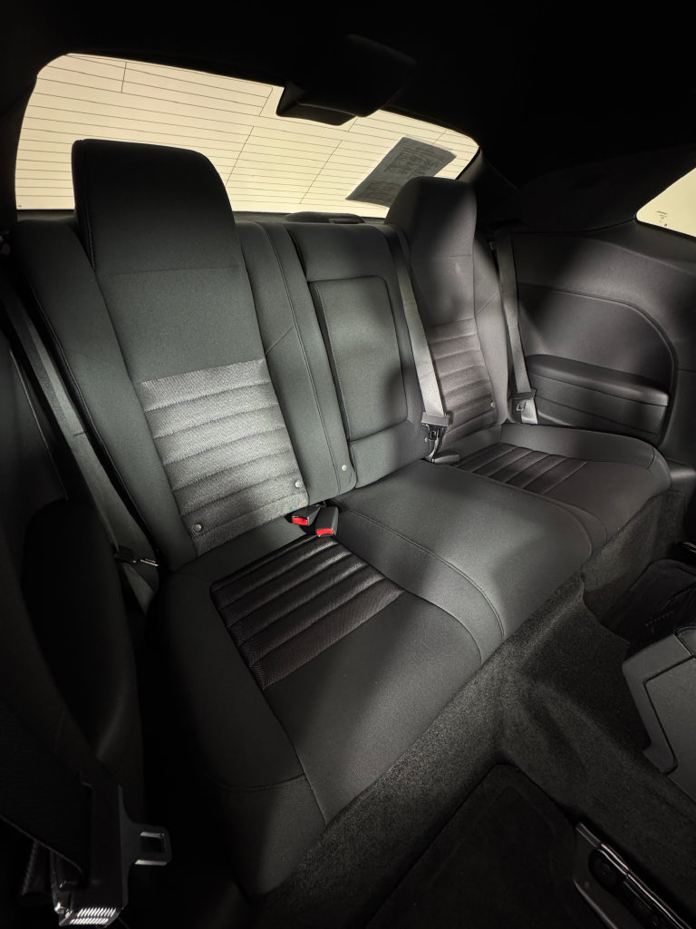 Used 2010 Dodge Challenger SE RWD image 17
