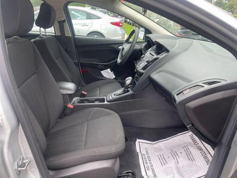 Used 2016 Ford Focus SE w/ SE Power Seat Package FWD image 21