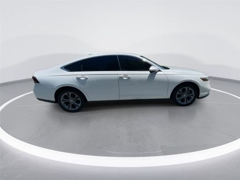Used 2023 Honda Accord EX image 9