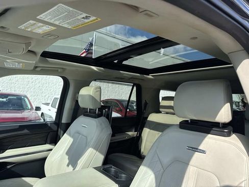 Used 2020 Ford Expedition Platinum image 17