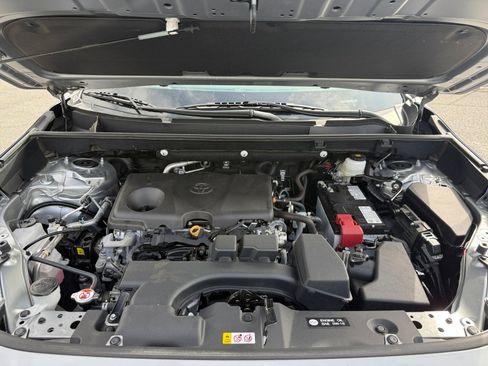 Used 2025 Toyota RAV4 XLE FWD image 20