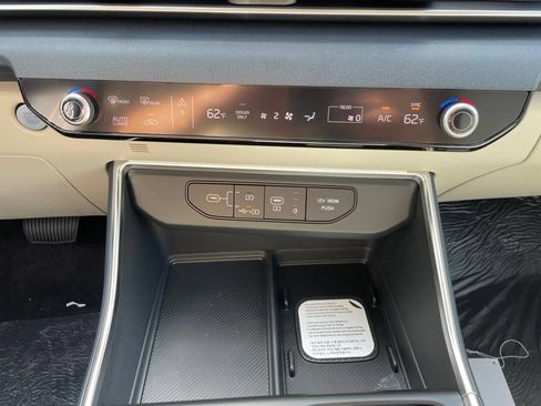 New 2026 Kia Carnival EX FWD image 22