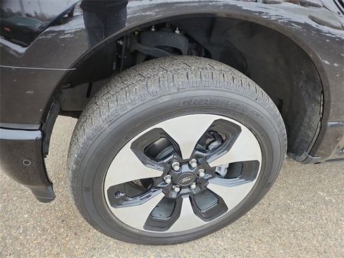 Used 2023 Ford F150 Lightning Platinum image 34