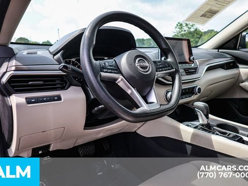 Used 2025 Nissan Altima 2.5 SV FWD image 25