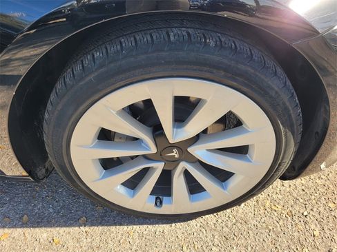 Used 2023 Tesla Model 3 Standard Range image 17