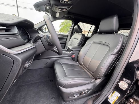 New 2026 Jeep Grand Cherokee Limited w/ Limited Altitude Package AWD/4WD image 13