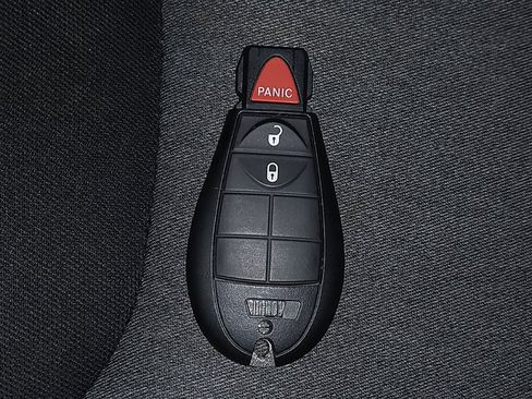 Used 2017 Jeep Cherokee Sport image 32