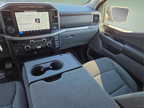 Used 2024 Ford F150 XLT image 12