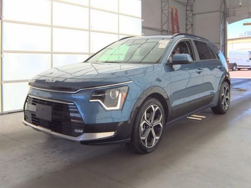 Used 2024 Kia Niro EX Touring FWD image 2