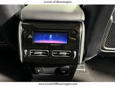 New 2026 Lincoln Aviator AWD image 18