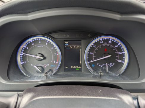 Used 2019 Toyota Highlander XLE image 32