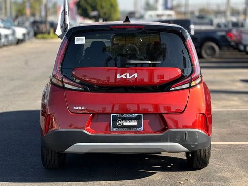 Used 2023 Kia Soul LX w/ LX Technology Package image 7