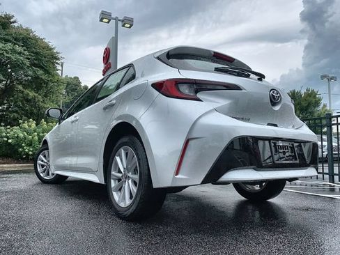 Used 2025 Toyota Corolla SE FWD image 6