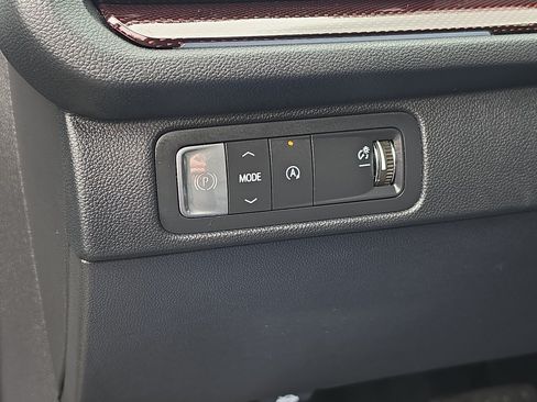 Certified 2024 Chevrolet Traverse RS FWD image 27