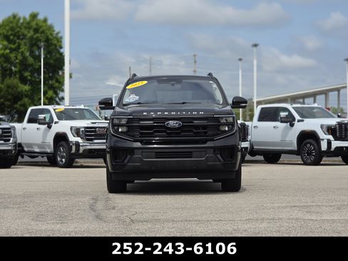 Used 2025 Ford Expedition Max Active AWD/4WD image 2