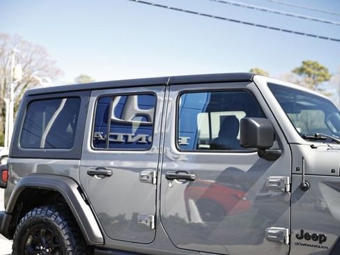 Used 2023 Jeep Wrangler Willys image 13