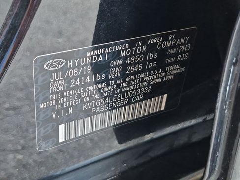 Used 2020 Genesis G70 3.3T RWD image 15