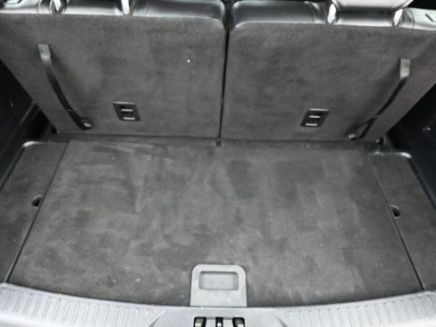 Used 2022 Ford Explorer XLT w/ Equipment Group 202A RWD image 18