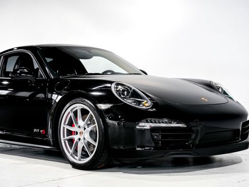 Used 2014 Porsche 911 Carrera 4S image 42