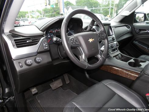 Used 2018 Chevrolet Tahoe LT w/ LT Signature Package AWD/4WD image 12