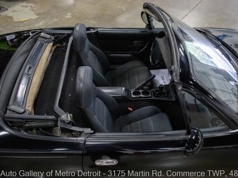 Used 1994 MAZDA MX-5 Miata RWD image 15
