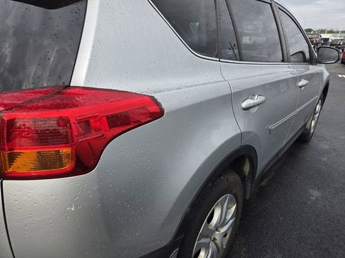 Used 2015 Toyota RAV4 LE FWD image 7
