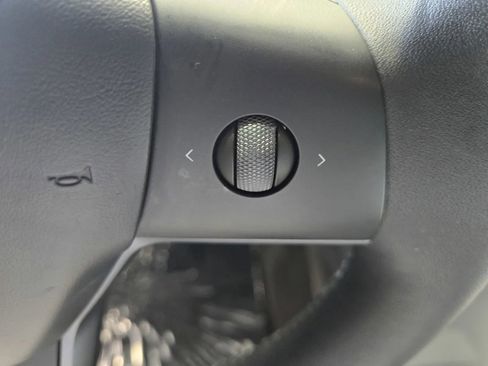 Used 2024 Tesla Model Y Long Range RWD image 16