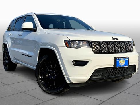 Used 2019 Jeep Grand Cherokee Altitude image 2