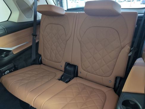 Used 2026 BMW X7 xDrive40i w/ Premium Package image 29