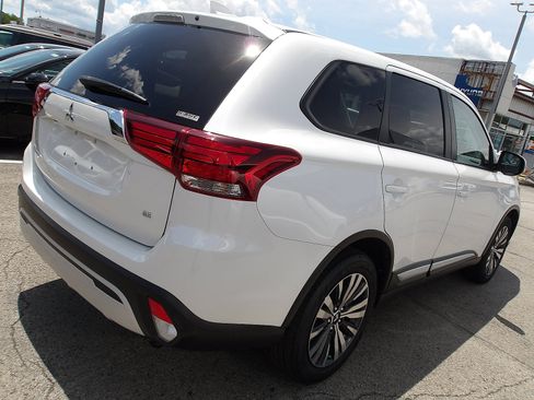 Used 2020 Mitsubishi Outlander AWD image 8