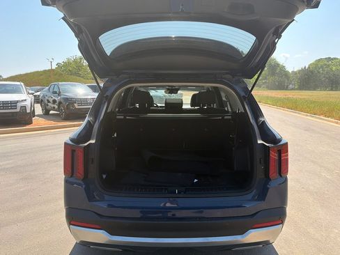 Used 2025 Kia Sorento S w/ Panoramic Sunroof Package FWD image 18