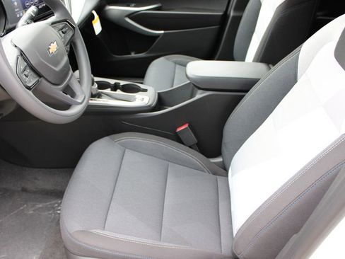 New 2026 Chevrolet Trax LS image 12