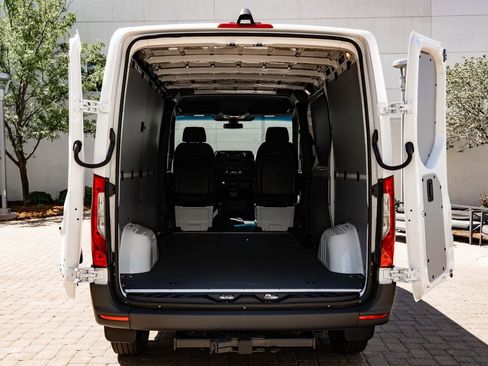 New 2026 Mercedes-Benz Sprinter 2500 image 18