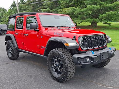 Used 2024 Jeep Wrangler Unlimited AWD/4WD image 3