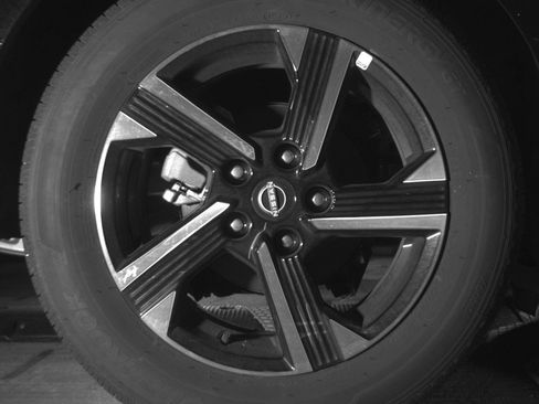 Used 2025 Nissan Sentra SV FWD image 15