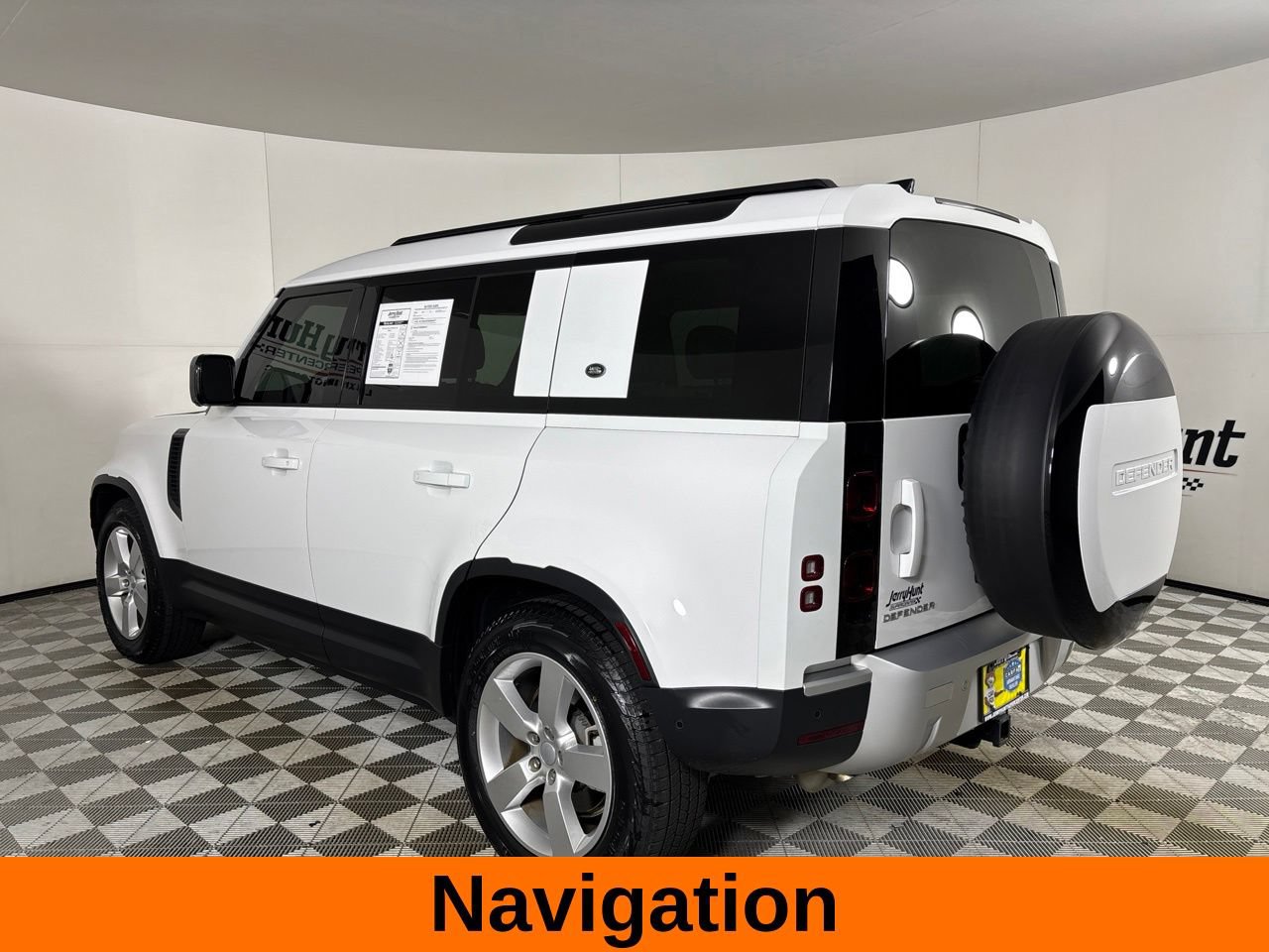 Used 2024 Land Rover Defender 110 S AWD/4WD image 8