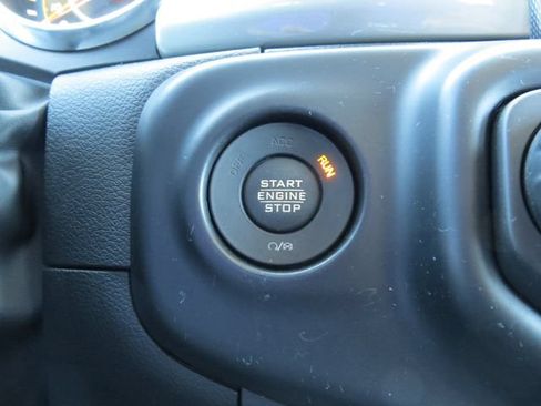 Used 2022 Jeep Wrangler Unlimited Sahara AWD/4WD image 22