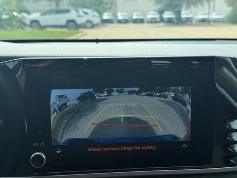 Used 2025 Toyota Camry LE FWD image 25