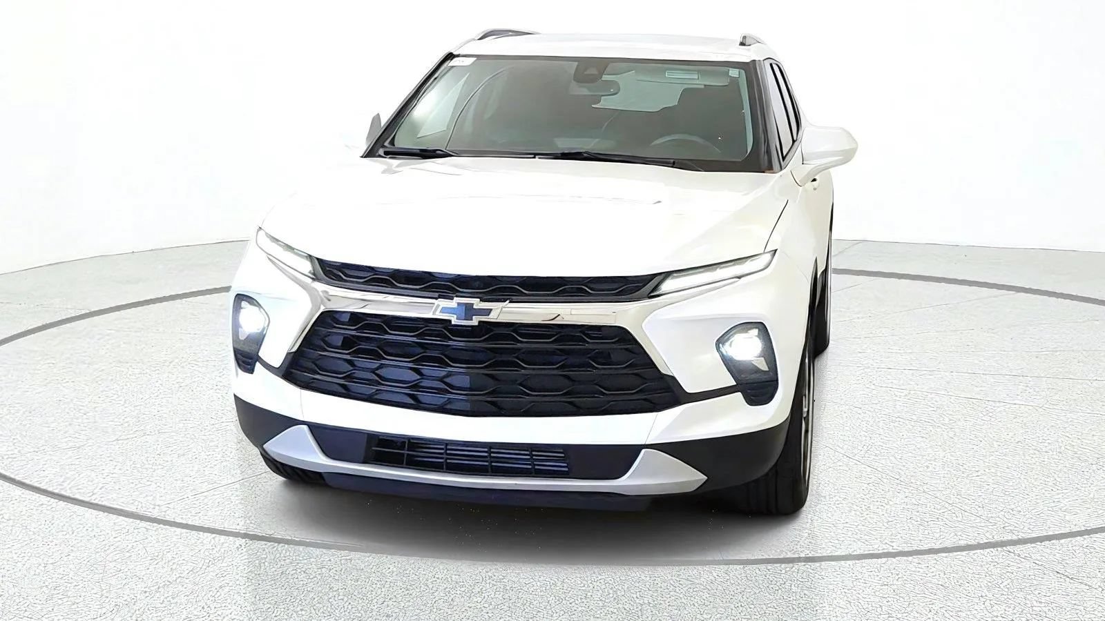 Used 2024 Chevrolet Blazer LT w/ Convenience Package FWD image 3