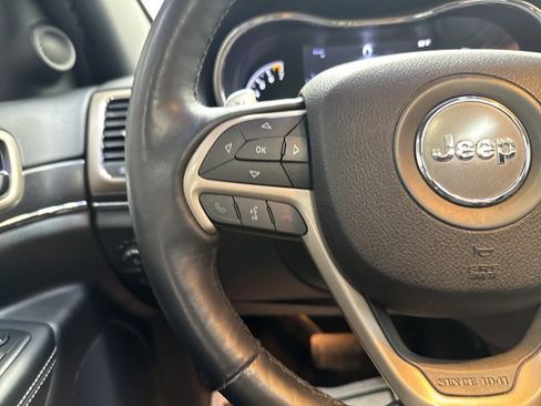 Used 2015 Jeep Grand Cherokee Limited w/ Trailer Tow Group IV image 17