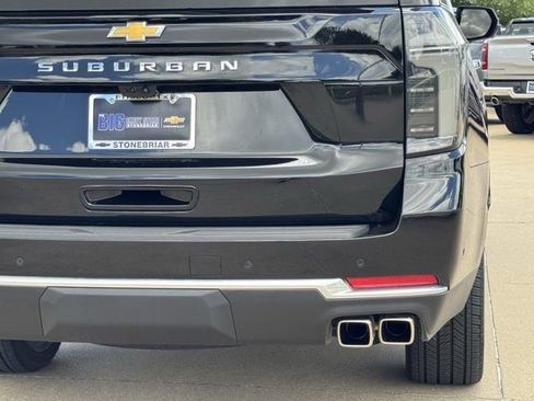 Used 2026 Chevrolet Suburban High Country AWD/4WD image 7