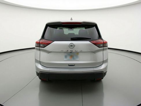 Used 2025 Nissan Rogue SV image 7
