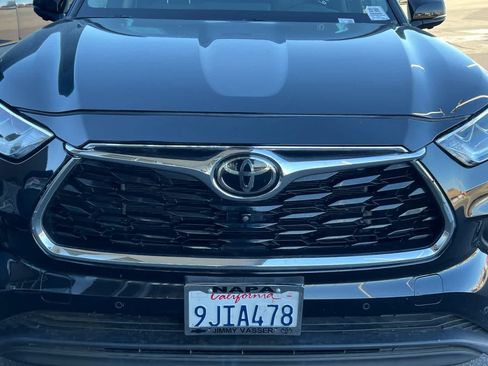Used 2023 Toyota Highlander Limited AWD/4WD image 12