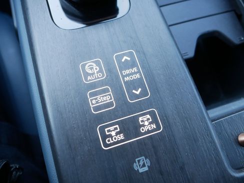 Used 2023 Nissan Ariya image 31