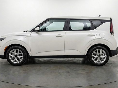 Used 2025 Kia Soul LX w/ LX Technology Package image 5