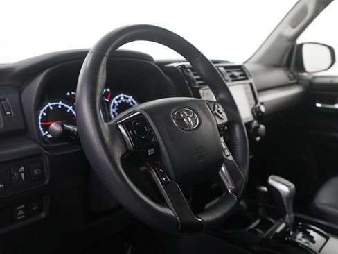 Used 2022 Toyota 4Runner TRD Off-Road Premium image 19