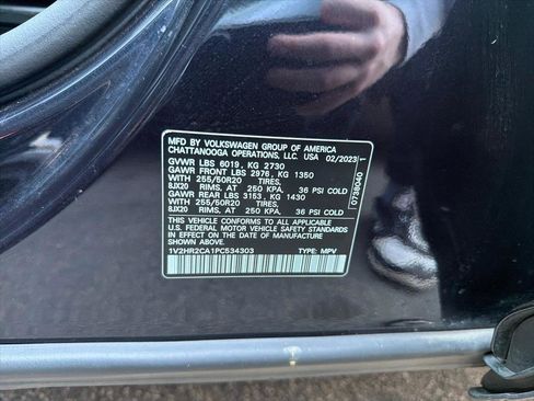 Used 2023 Volkswagen Atlas SE image 32