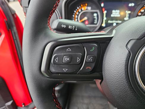 Used 2024 Jeep Wrangler Rubicon w/ Technology Group image 22
